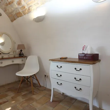 Guest house Nuit Au Village - D'hotes De Charme *